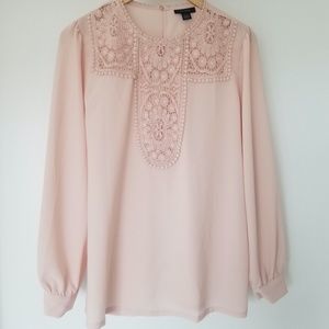 Pink/Peach Blouse with Pattern on front Size Small